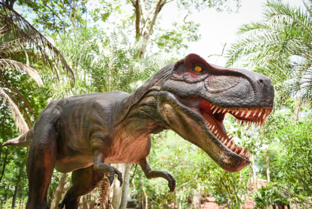 dinosaur-statue-forest-park-tyrannosaurus-rex